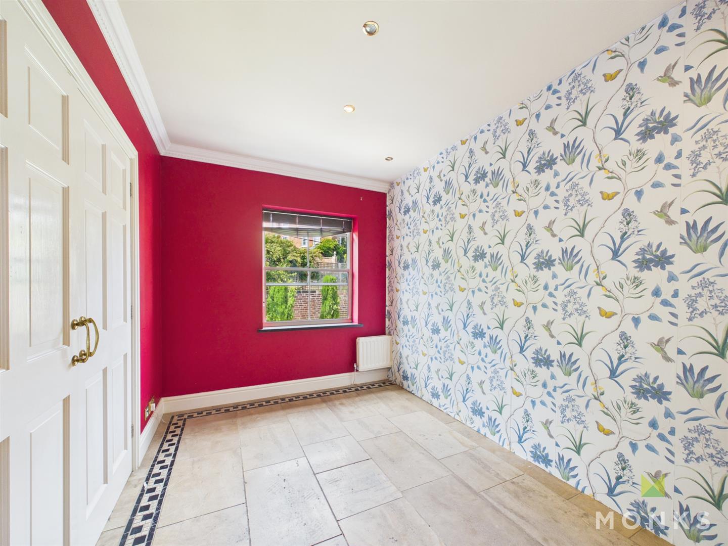 7 Bishopstone Mansions Town Walls, Shrewsbury, SY1 1UE For Sale